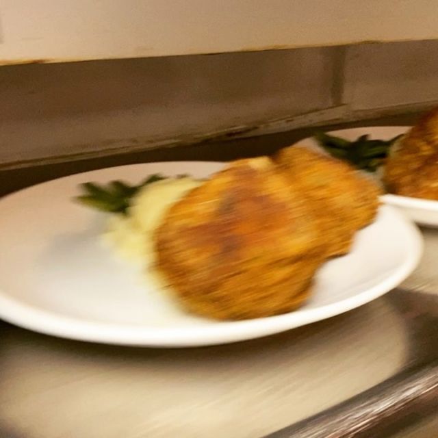 Fried Meatballs are ready to be served! #paprikas_restaurant #friedmeatballs #ready #hungariangirl #hungarianfood #hungariangirl🇭🇺 #Hungarian #magyar #magyarinsta #foodinstagram #homemadeinstagram #hellertownpa #pennsylvania #newyork #newjersey #philadelphia